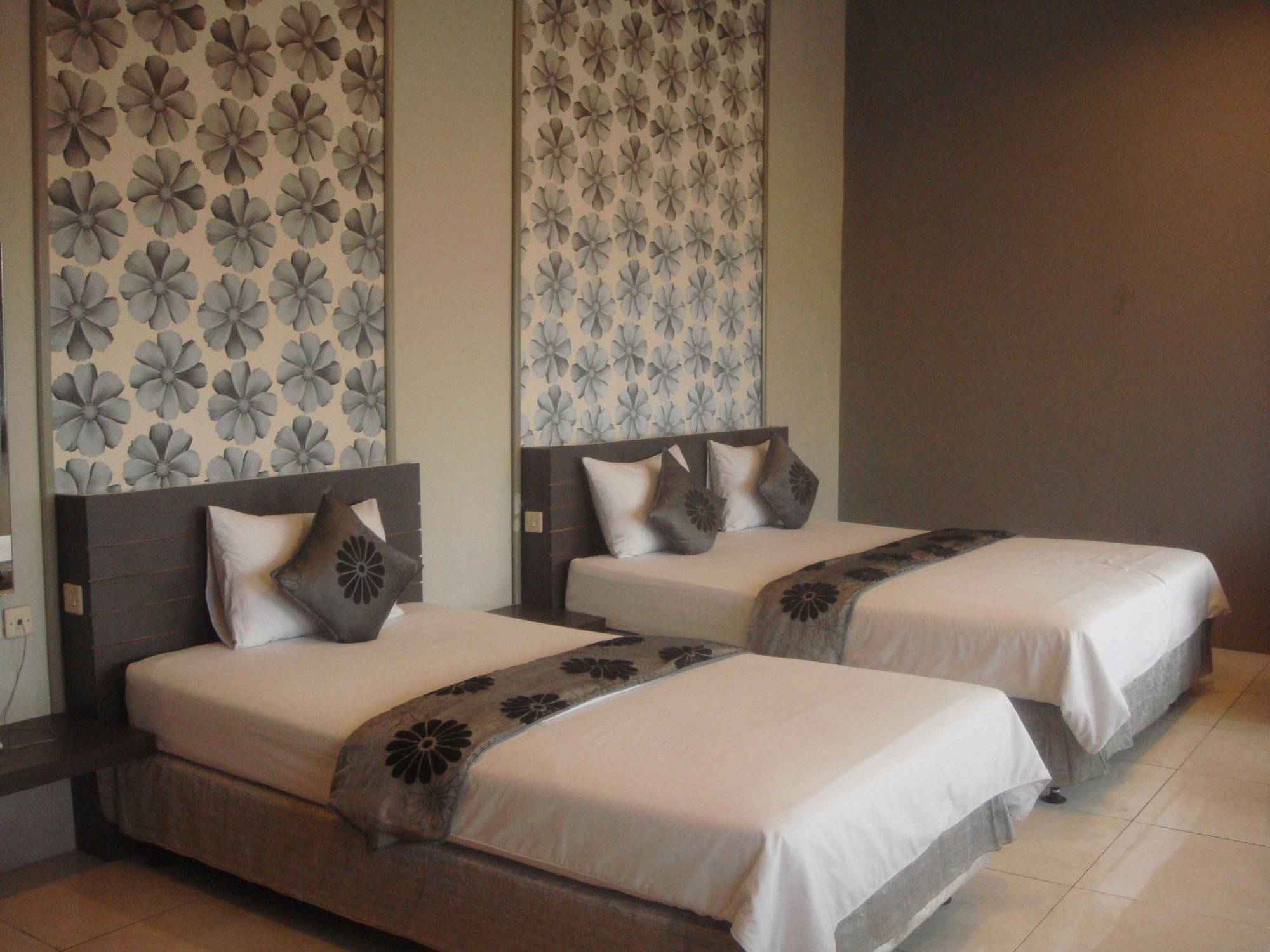 Marciella Hotel บันดุง ภายนอก รูปภาพ